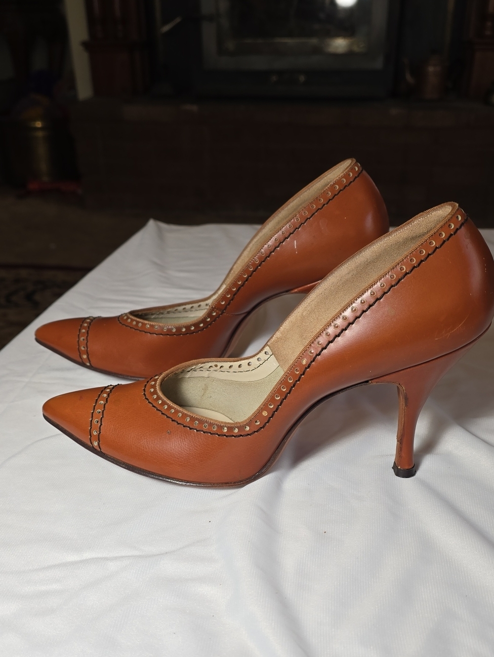 Vintage 1950s Johansen Brogue Leather Pumps Cassidy 7.5 Narrow AAAA